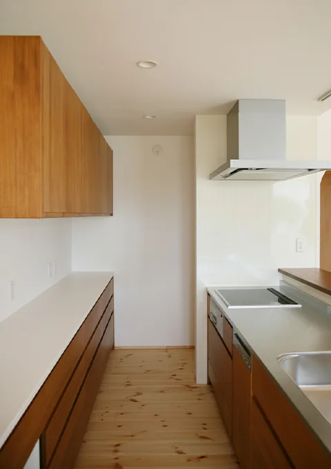 Natulife Homes｜施工事例｜H様邸｜白壁と木のぬくもり 陽だまりをまとう南仏スタイルの家