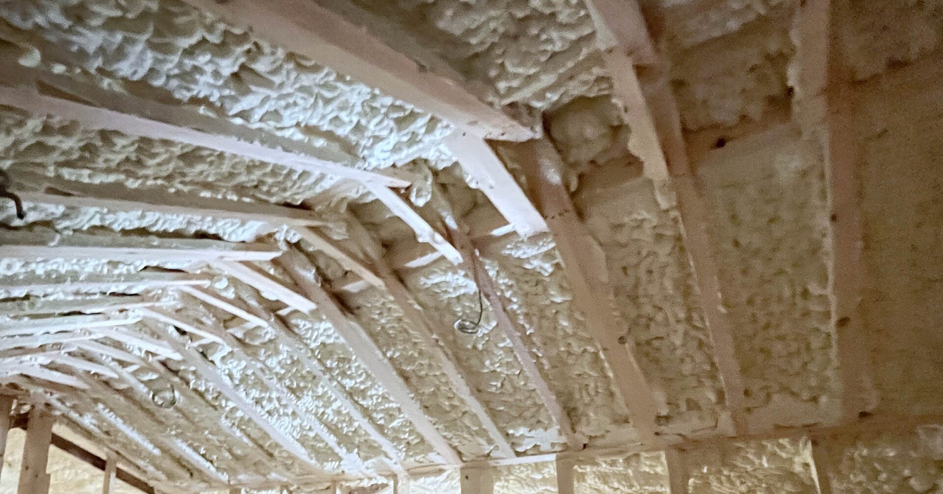 【家づくりコラム｜住宅性能・断熱】熱伝導率と温度伝導率の違いとは？