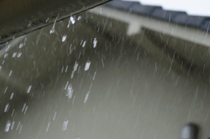 【家づくりコラム｜住宅性能・断熱】線状降水帯・大雨に強い家とは｜エコボードの耐水性・透湿性・遮音性